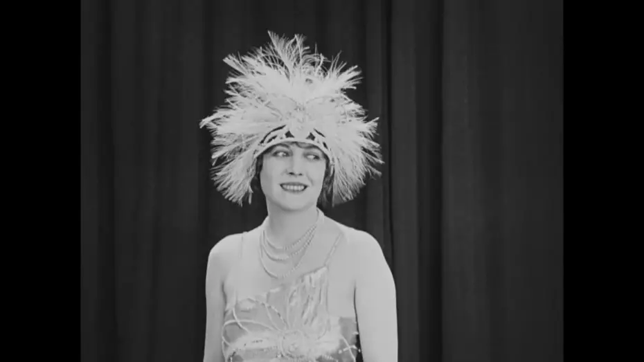 Wideo do filmu Paryżanka — A WOMAN OF PARIS Trailer