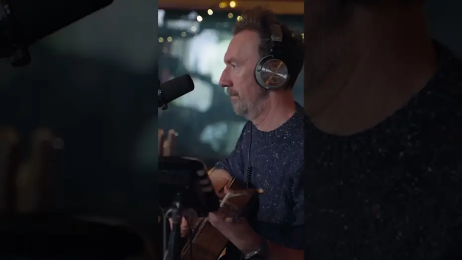 Wideo do filmu Power Ballad — The Carney touch. Learn how John Carney and Gary Clark created "How to Write a Song Without You."