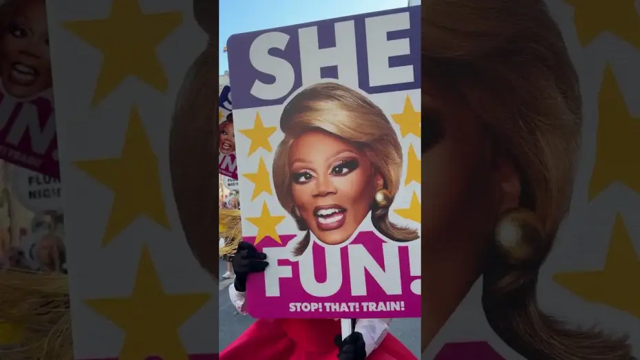Wideo do filmu STOP! THAT! TRAIN! — London Pride