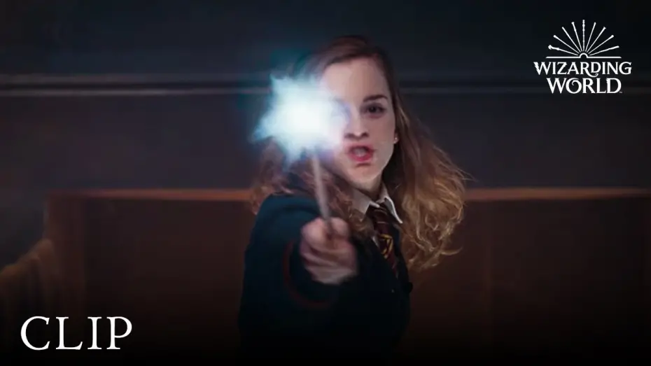 Wideo do filmu Harry Potter i Zakon Feniksa — "Stupefy!" Hermione Casts a Spell on a Naive Ron