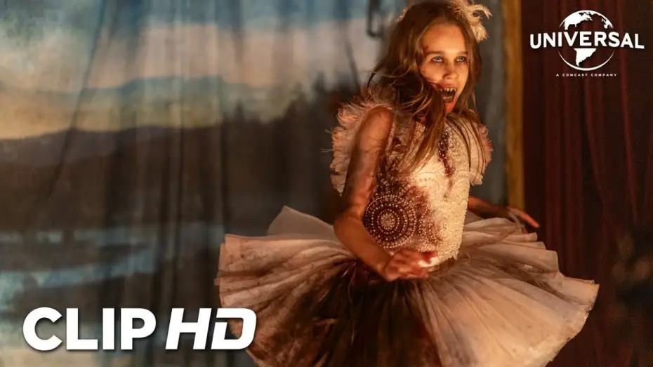 Wideo do filmu Abigail — Clip - Abigail escapa de la jaula del ascensor