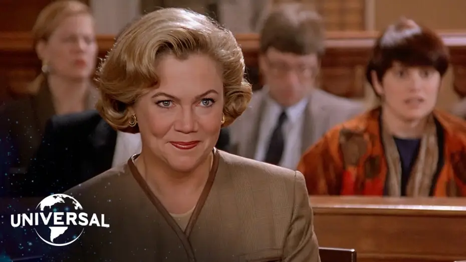Wideo do filmu W czym mamy problem? — "You Can't Wear White Shoes After Labor Day" (Courtroom Trial)