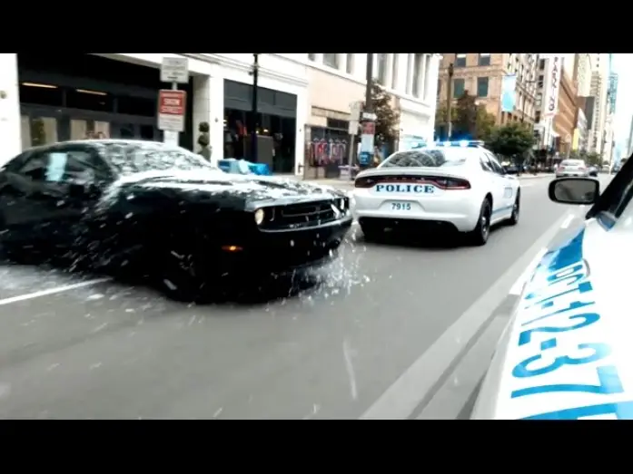 Wideo do filmu Szybcy i wściekli 8 — FAST & FURIOUS 8 - Featurette "Auto zombie" (sottotitoli in italiano)