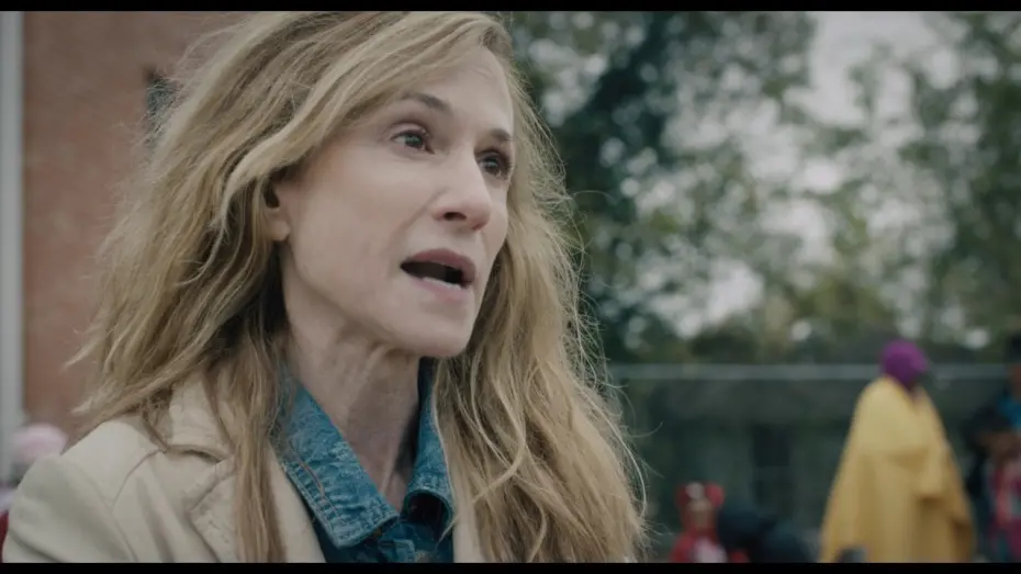 Wideo do filmu Zmienna pogoda — Strange Weather | Official Trailer HD | Holly Hunter