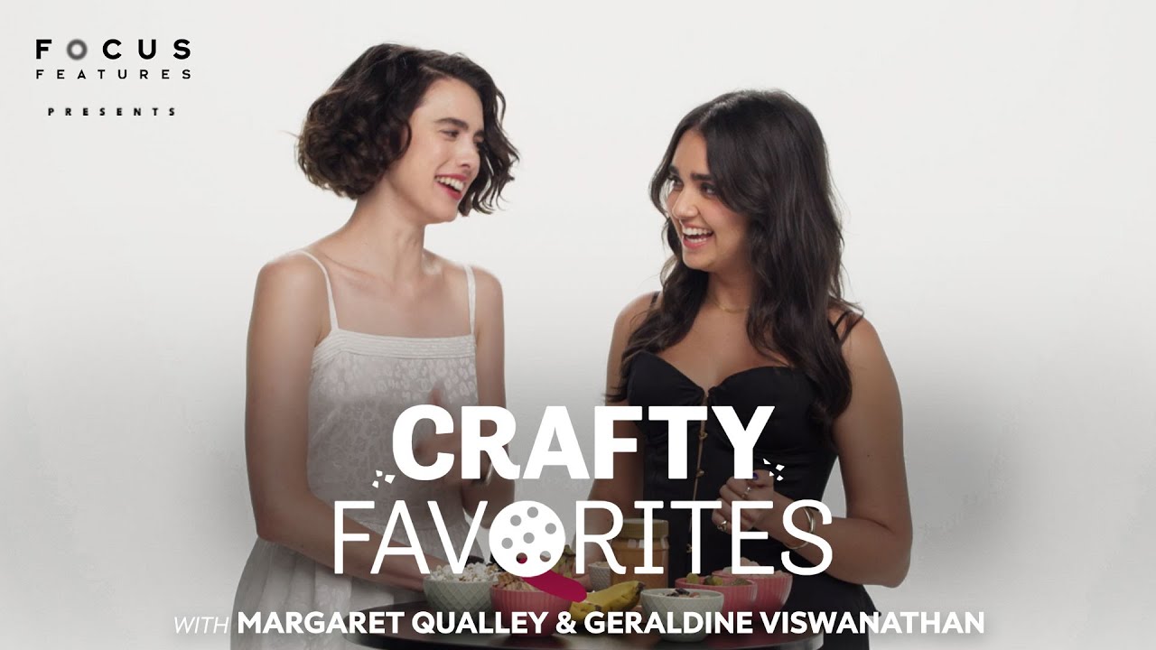 Wideo do filmu Żegnajcie, laleczki — Margaret Qualley & Geraldine Viswanathan Cast of Drive-Away Dolls Chat Snacks