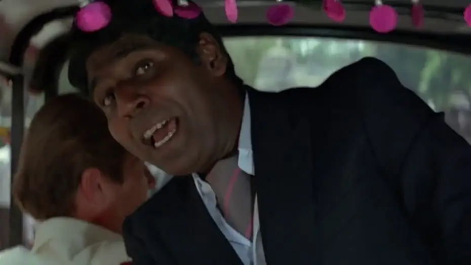 Wideo do filmu Ośmiorniczka — Bond and Vijay try to lose Gobinda