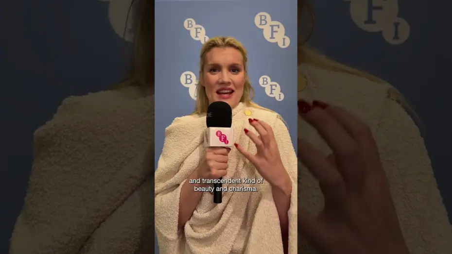 Wideo do filmu Wichrowe wzgórza — Emerald Fennell on Margot Robbie, Jacob Elordi and "Wuthering Heights"