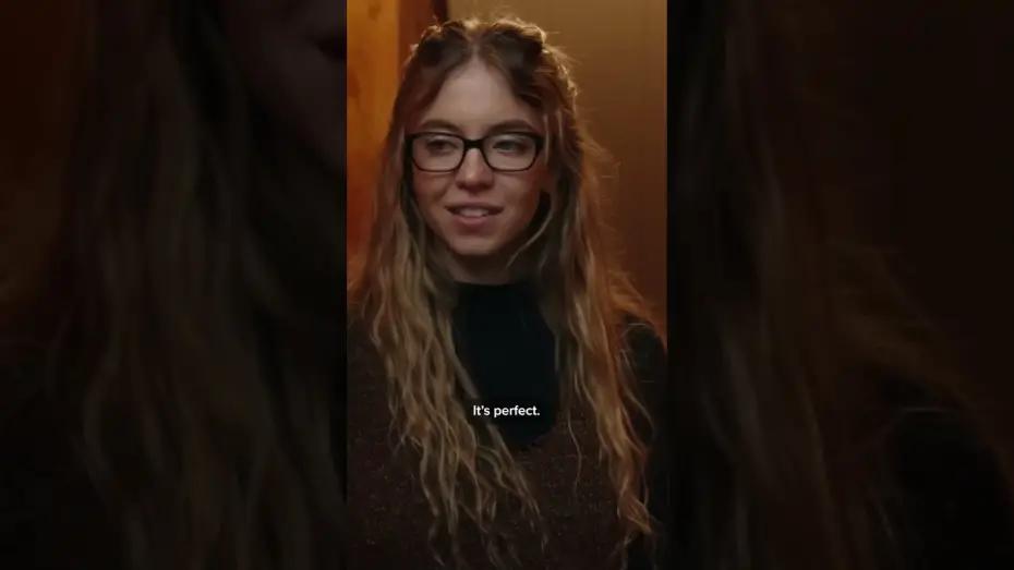 Wideo do filmu Pomoc domowa — you might want to warm up your face muscles before Boxing Day...