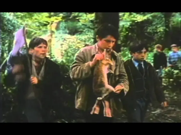 Wideo do filmu War of the Buttons — War Of The Buttons Trailer 1995