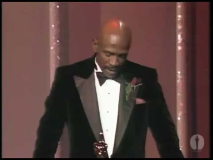 Wideo do filmu Oficer i Dżentelmen — Louis Gossett Jr. Wins Supporting Actor: 1983 Oscars