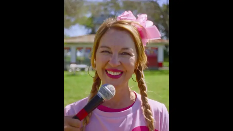 Wideo do filmu Magic Farm — A misguided American media team turns to Argentine locals for help in MAGIC FARM