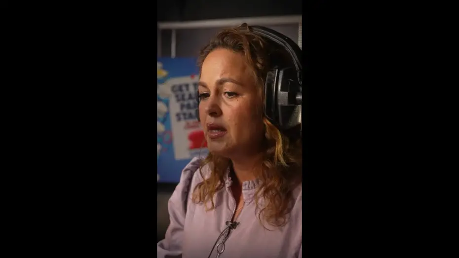 Wideo do filmu Smerfy. Wielki film — Introducing Giovanna Fletcher (UK Cast)