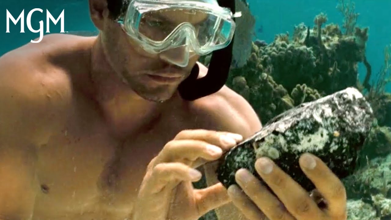 Wideo do filmu Błękitna głębia — Jared Discovers A Mysterious Underwater Artifact