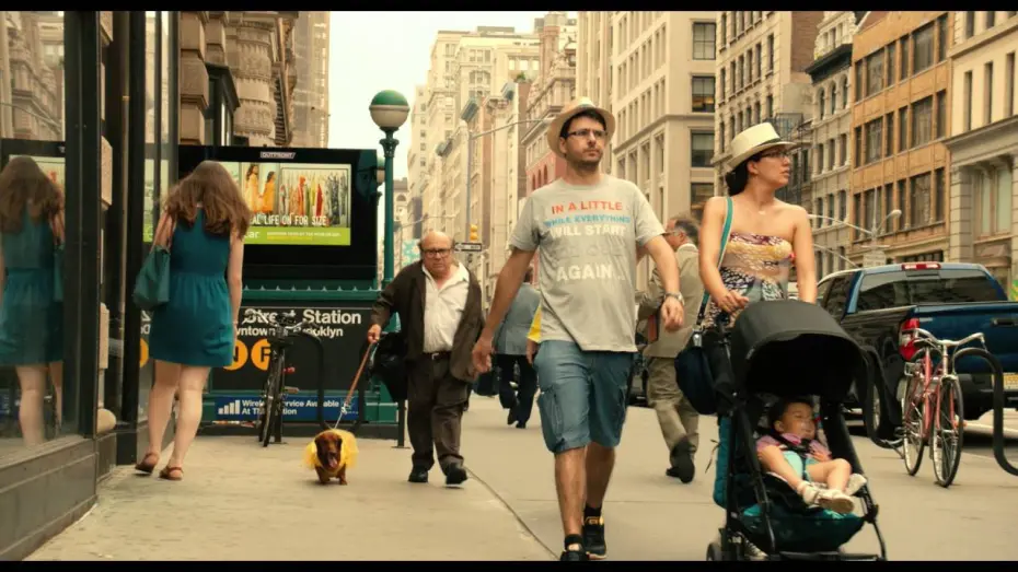 Wideo do filmu Jamnik — Wiener-Dog Short Official UK Trailer- In Cinemas 12 August