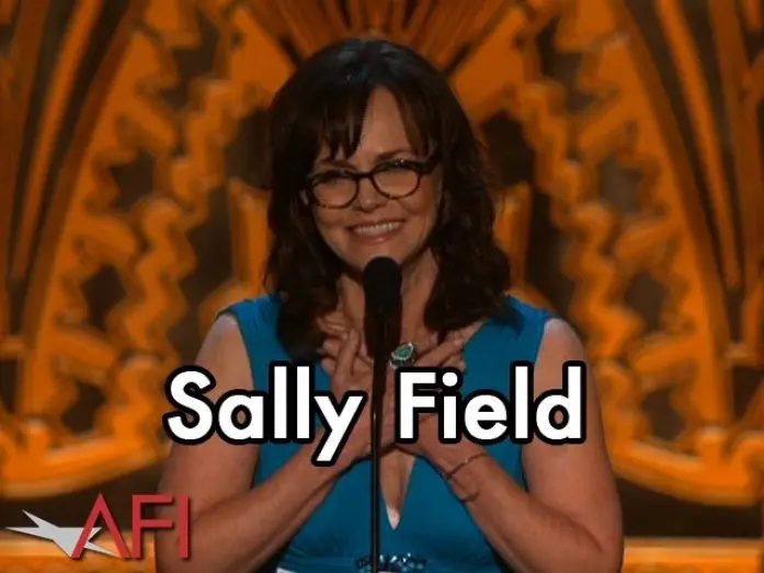 Wideo do filmu Stalowe Magnolie — Sally Field on Working with Shirley MacLaine and the Cast of STEEL MAGNOLIAS