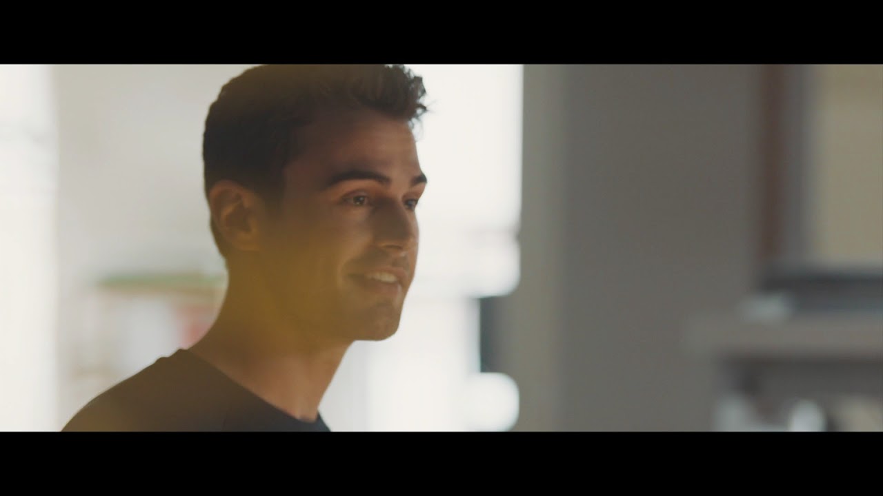Wideo do filmu Kochanek idealny — Зои (Zoe) - Трейлер