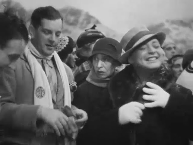 Wideo do filmu Człowiek, który wiedział za dużo — The Man Who Knew Too Much (1934) CLIP: First scene with Peter Lorre