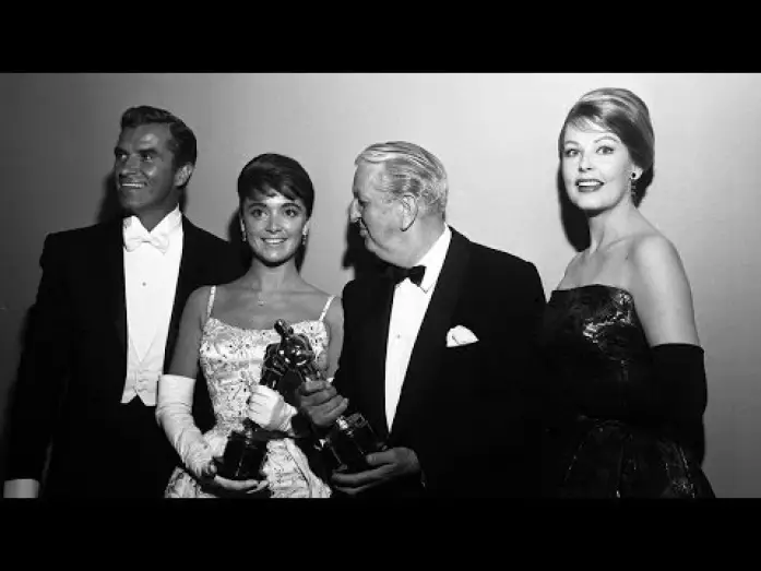 Wideo do filmu Pół żartem, pół serio — Some Like It Hot and Ben-Hur Win Costume Design: 1960 Oscars
