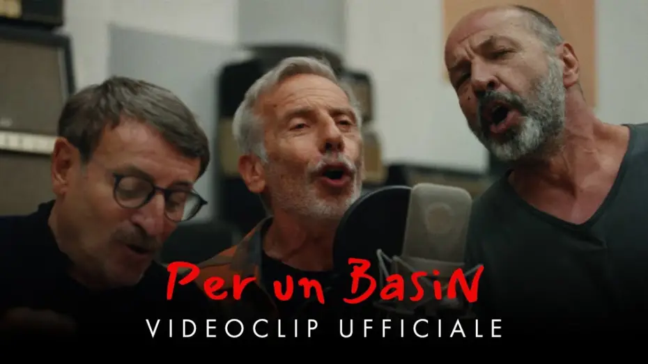Wideo do filmu Attitudini: Nessuna — Aldo Giovanni e Giacomo in "Per un basin" | Da "Attitudini: Nessuna"