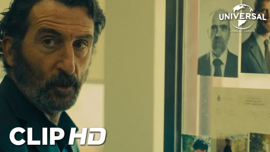 Wideo do filmu Hiszpański kurier — Clip - El comisario Roig recibe a Iván y Yannick