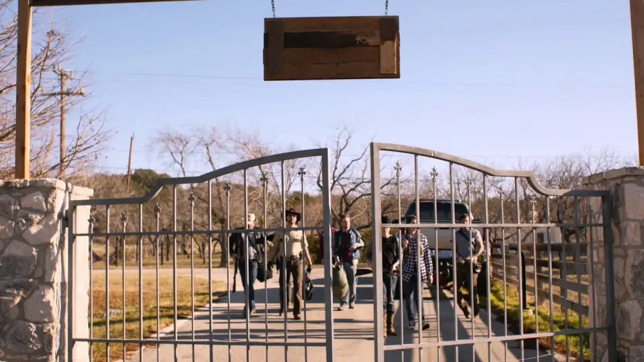 Wideo do filmu The Walking Deceased — Official Trailer