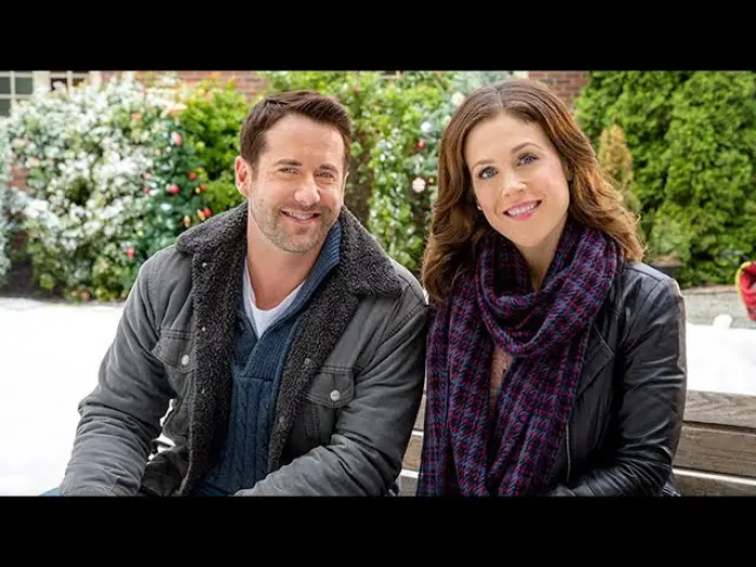 Wideo do filmu Finding Father Christmas — Preview - Finding Father Christmas - Hallmark Movies Now
