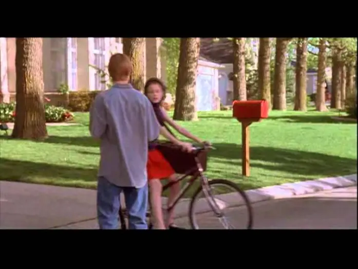Wideo do filmu Mały sekret — Little Secrets (2001) Trailer