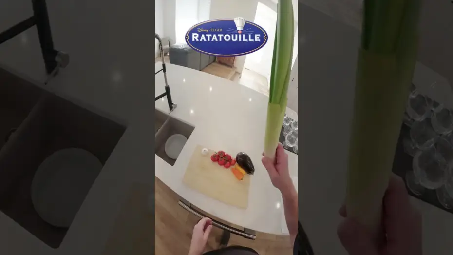 Wideo do filmu Ratatuj — Ratatouille's "Le Festin" with Kitchen Objects!