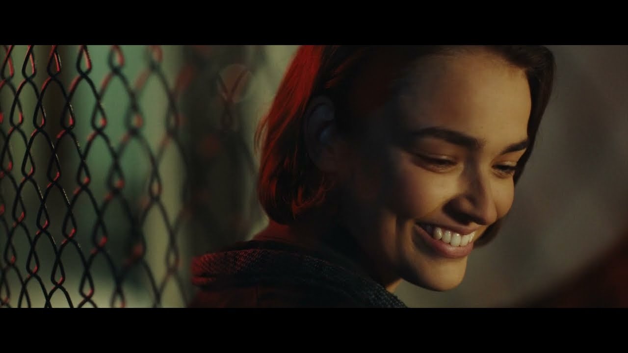 Wideo do filmu Królowa chaosu — Så jävla easy going (2022) - Officiell trailer