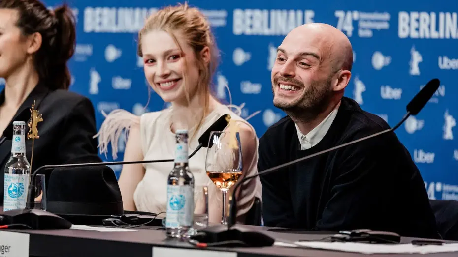 Wideo do filmu Kukułka — Berlinale Press Conference "Cuckoo"