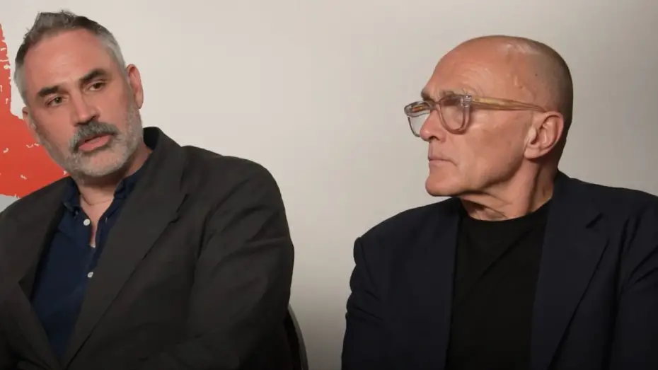 Wideo do filmu 28 lat później — Danny Boyle and Alex Garland talk all things 28 Years Later.