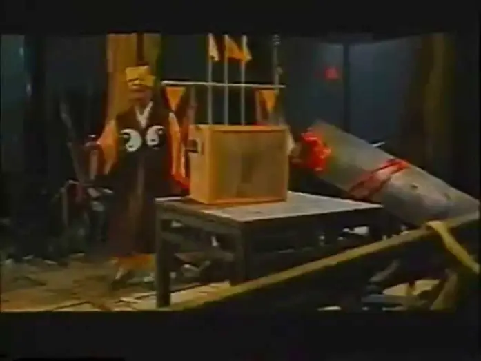 Wideo do filmu 僵尸小子II：天外天小子 — Five Venoms VS Wutang - part 1 of 3