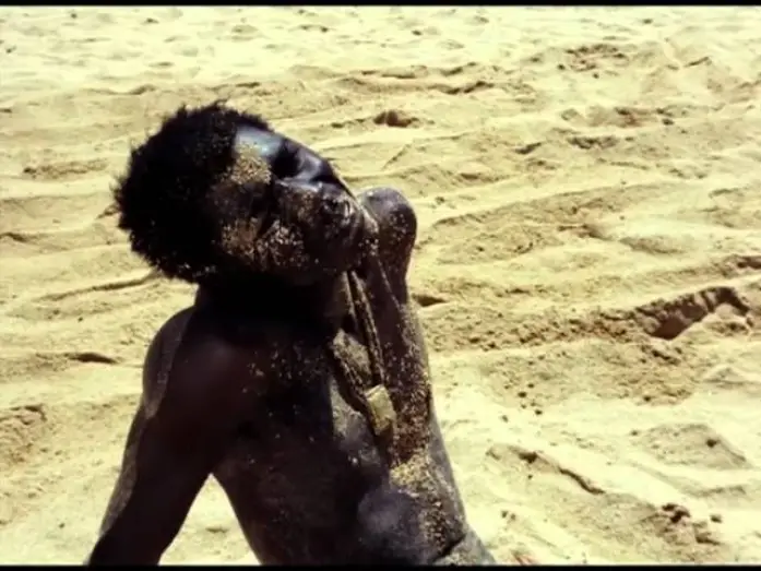 Wideo do filmu Podróż hieny — Le voyage de la hyène - Extrait (VOST)