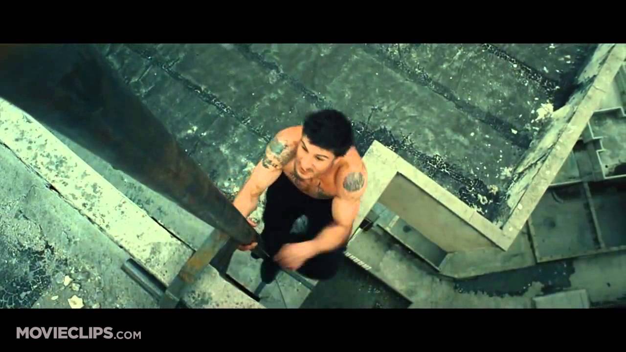 Wideo do filmu 13 Dzielnica — District B13 - Parkour Chase
