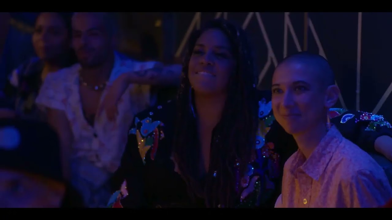 Wideo do filmu Glitter & Doom — Seattle Queer Film Festival 2023: GLITTER + DOOM Official Trailer