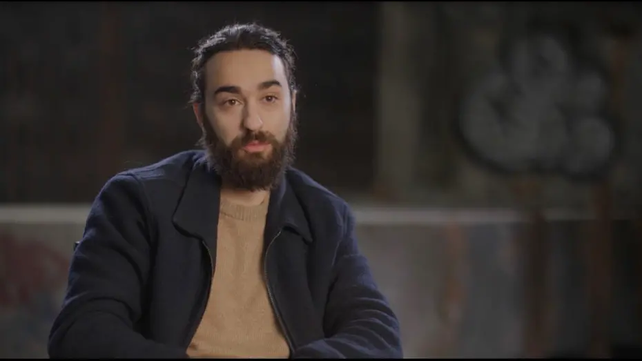 Wideo do filmu Ciche miejsce: Dzień pierwszy — Alex Wolff Micro Featurette