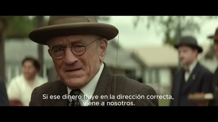Wideo do filmu Czas krwawego księżyca — Descubre a los personajes: Robert De Niro es William King Hale [VOSE]