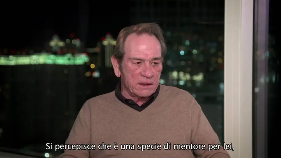 Wideo do filmu Jason Bourne — JASON BOURNE con Matt Damon - Intervista a Tommy Lee Jones (sottotitoli in italiano)