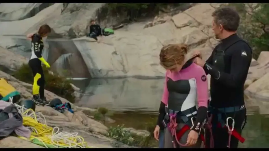 Wideo do filmu Un moment d'égarement — Un moment d'égarement (2015) - Trailer French