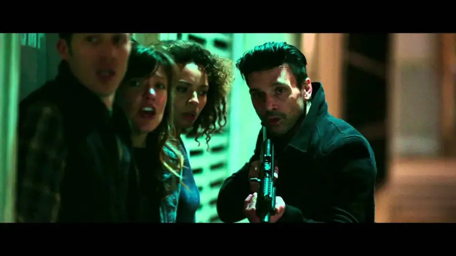 Wideo do filmu Noc Oczyszczenia: Anarchia — American Nightmare 2: Anarchy / Extrait 3 VF «Raccourci en ville» [Au cinéma le 23 juillet]