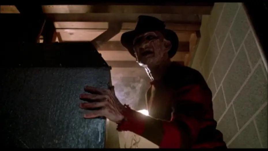 Wideo do filmu Koszmar z Ulicy Wiązów 2: Zemsta Freddy'ego — La Revanche de Freddy (1985 ) Bande annonce française VF- HD
