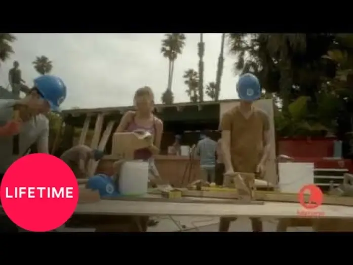 Wideo do filmu Błękitna laguna: Przebudzenie — Blue Lagoon: The Awakening: A Behind the Scenes Look | Lifetime
