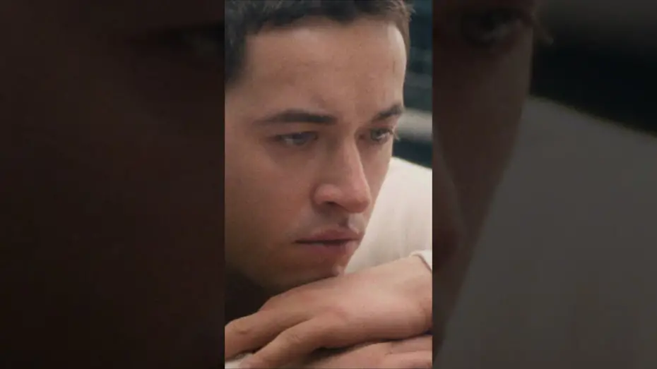Wideo do filmu Plainclothes — His lips are sealed.