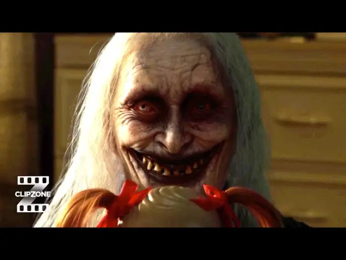 Wideo do filmu Obecność 4: Ostatnie namaszczenie — Suzie Doll Jump Scare!