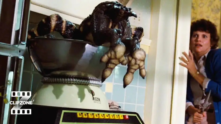 Wideo do filmu Gremliny rozrabiają — Chaos In The Kitchen