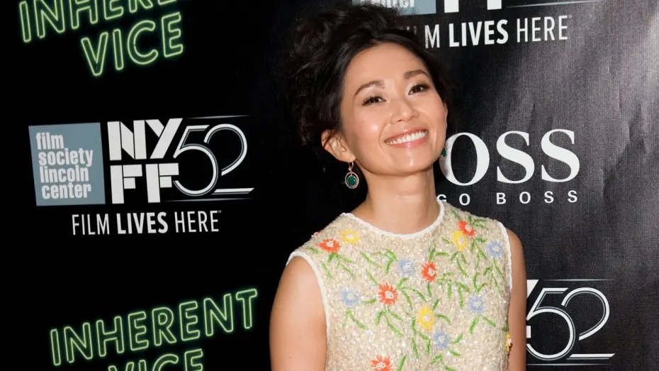 Wideo do filmu Wada ukryta — NYFF52 "Inherent Vice" Red Carpet | Hong Chau