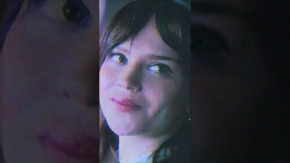 Wideo do filmu Towarzysz — Sophie’s no stranger to surviving the woods.