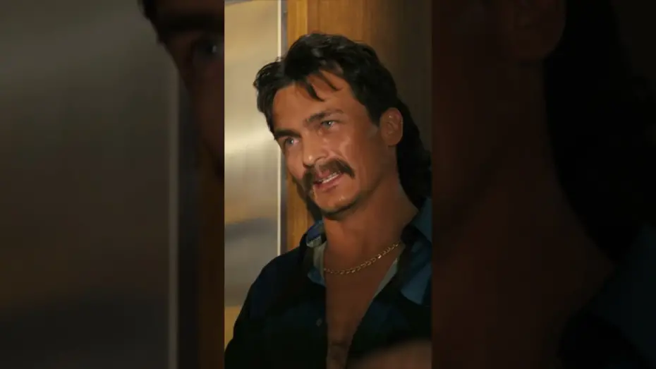 Wideo do filmu Towarzysz — He’s the owner of this house… and everything else