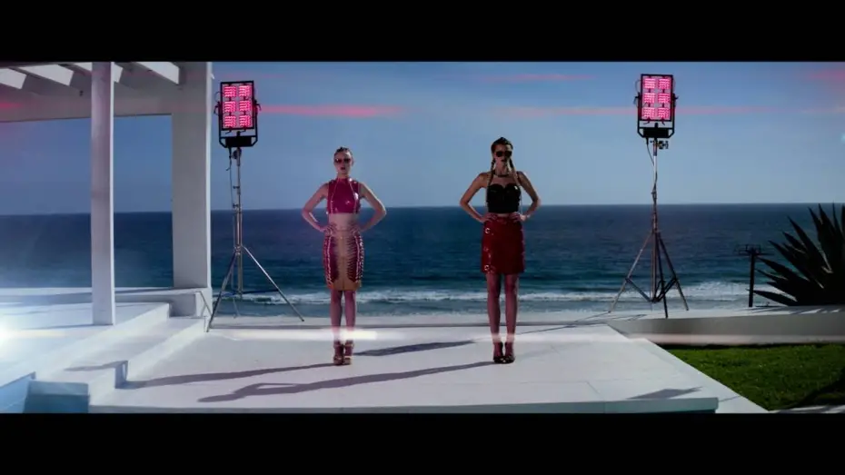 Wideo do filmu Neon Demon — 'Dangerous'