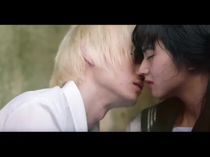 Wideo do filmu 溺れるナイフ — 小松菜奈と菅田将暉がキス寸前！映画『溺れるナイフ』特報映像